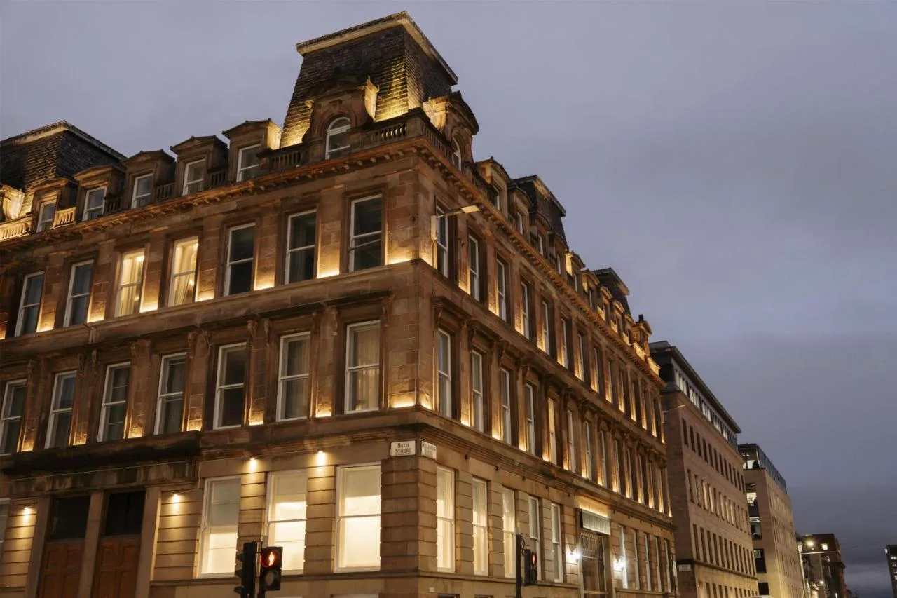 The clock-topped exterior of Wellington House, home to The Wellington Glasgow by Adina in the city centre